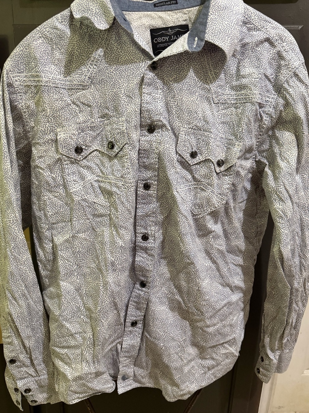 White & Gray Printed Long-Sleeve Button-Down Shirt